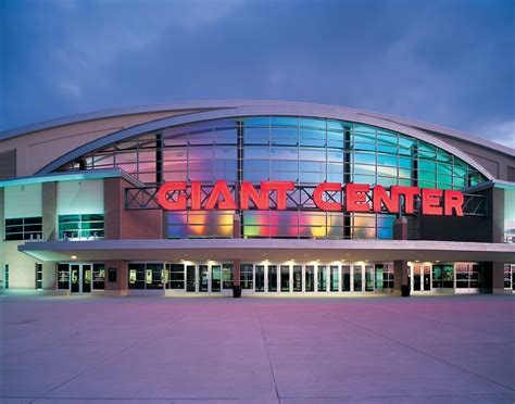 Giant center - Giant Center with Seat Numbers. The standard sports stadium is set up so that seat number 1 is closer to the preceding section. For example seat 1 in section "5" would be on the aisle next to section "4" and the highest seat number in section "5" would be on the aisle next to section "6".